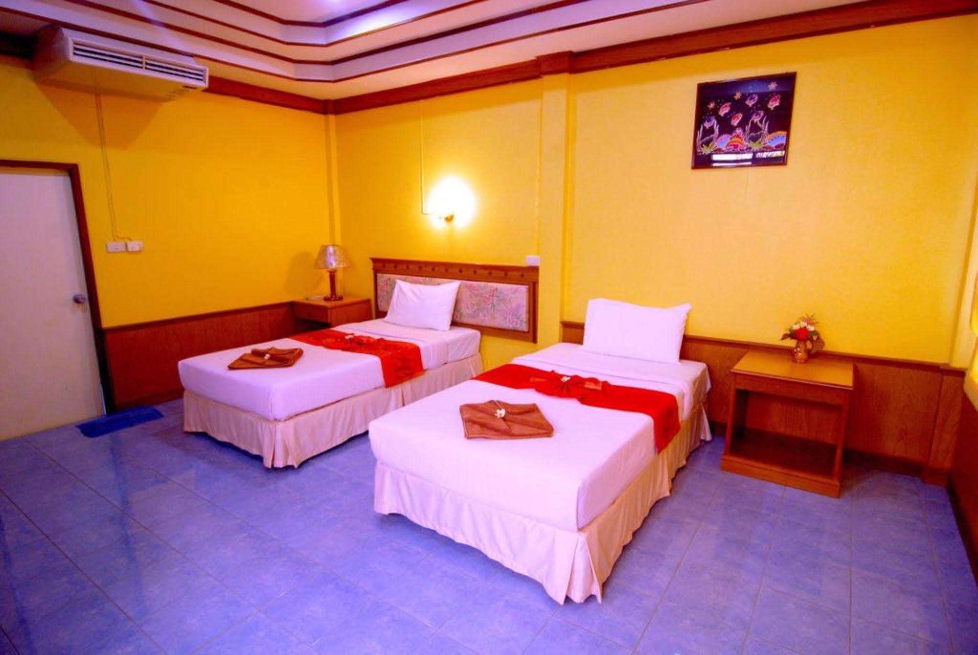 Dream Team Beach Resort Koh Lanta Exterior photo